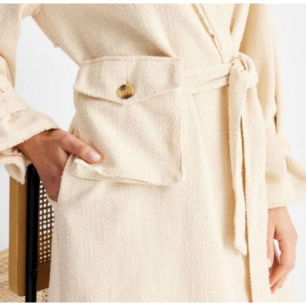 Future Collective Women's Cream Coat. Size 3X - Picture 4 of 7